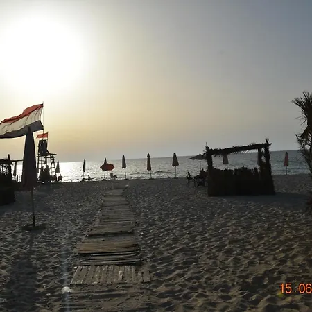 Beachside Chalet ,Sidi Kerir Abu Zeira Exterior photo
